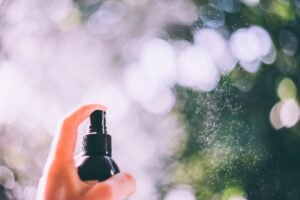 Three Perfume Ingredients That Make a Perfume Last Long on Your Scarf