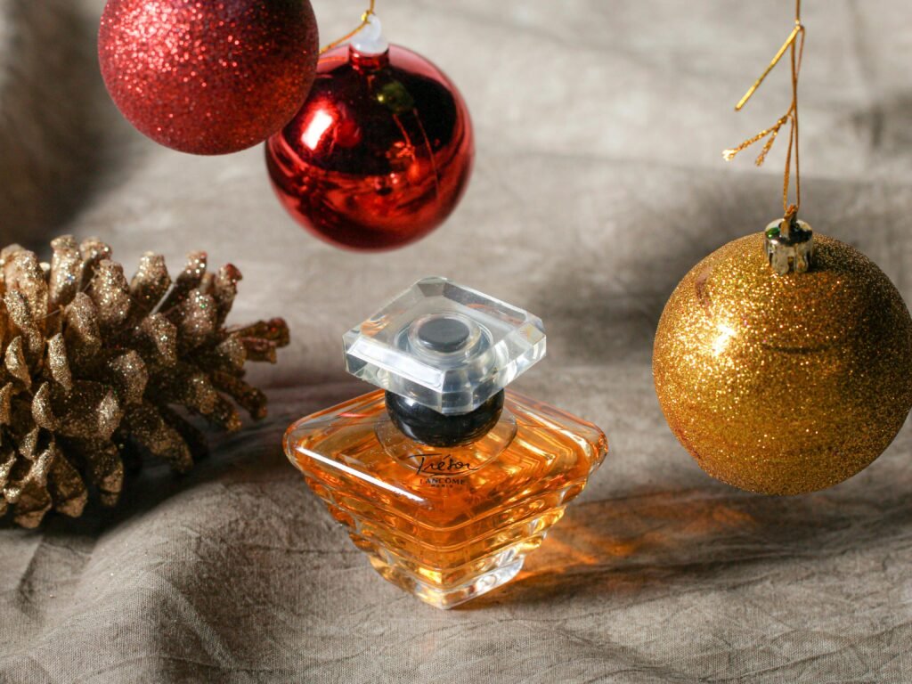 How Scents Influence Our Mood, Confidence, and First Impressions